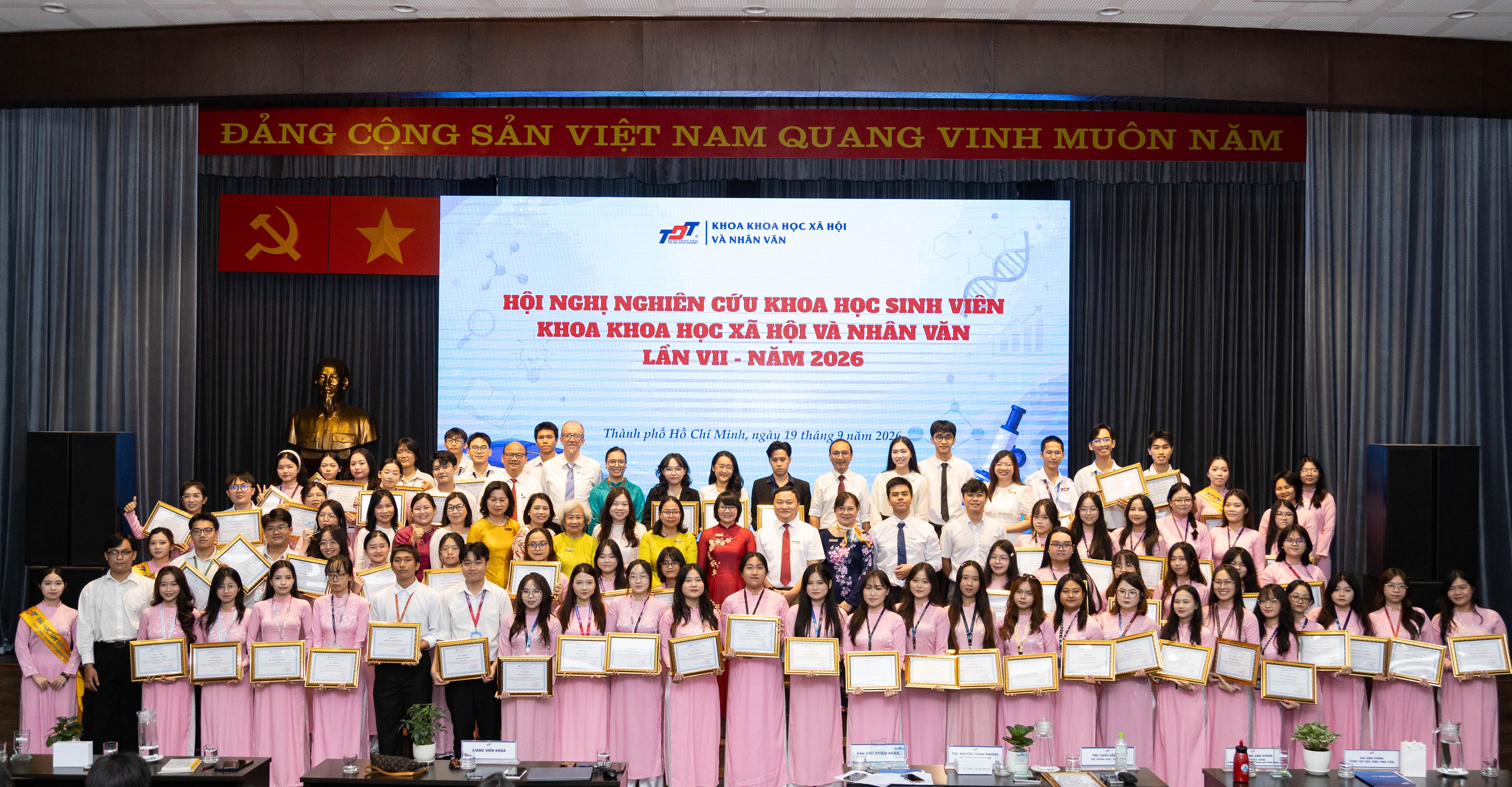 Hình tập thể